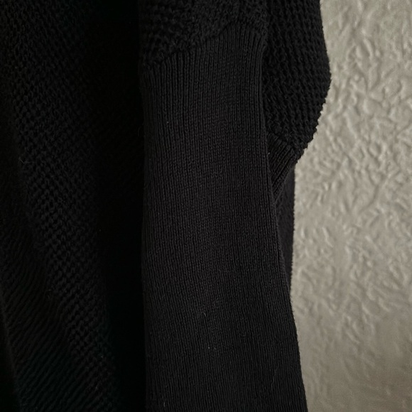 Natori Black Honeycomb Knit Chunky V-Neck Sweater Medium Flaws - Picture 5 of 9